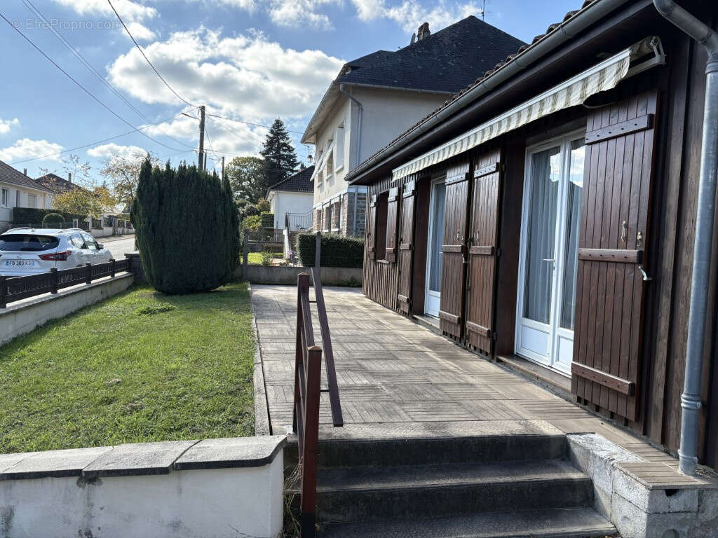 Maison à ARNAC-POMPADOUR