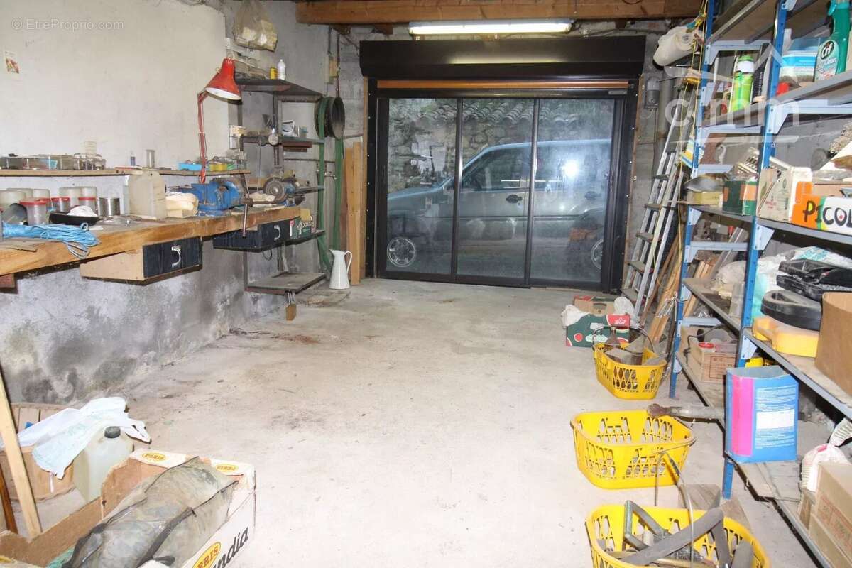 Maison à CUBIERES-SUR-CINOBLE