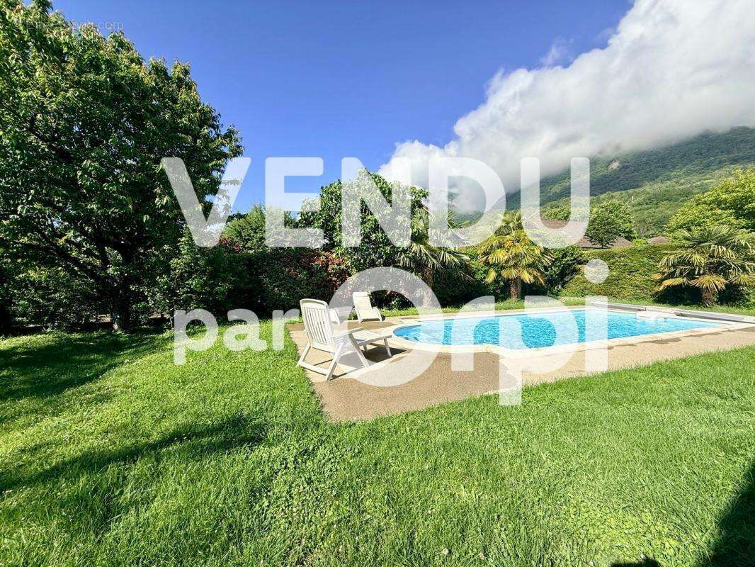 Maison à LA TERRASSE
