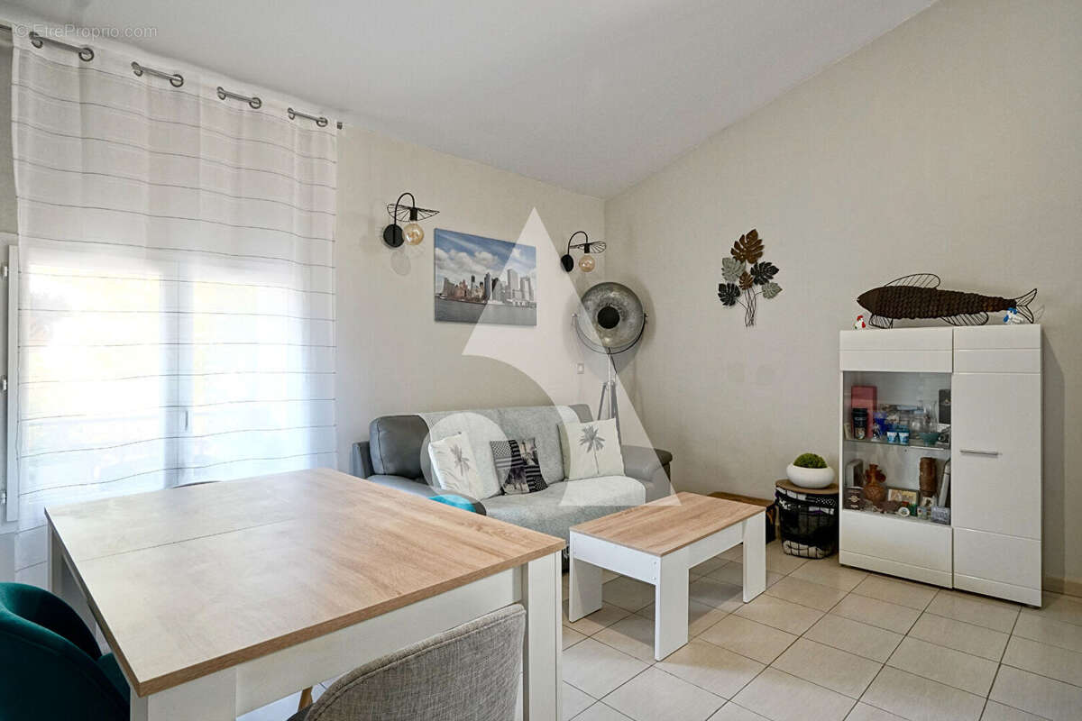 Appartement à VENELLES
