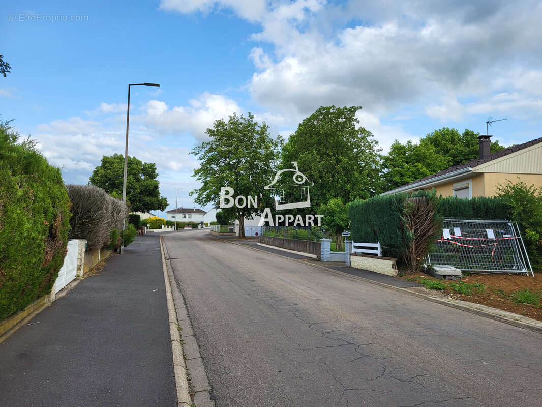 Terrain à SAINTE-MARIE-AUX-CHENES