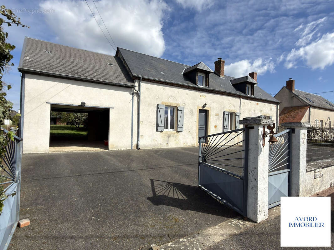 Maison à FARGES-EN-SEPTAINE