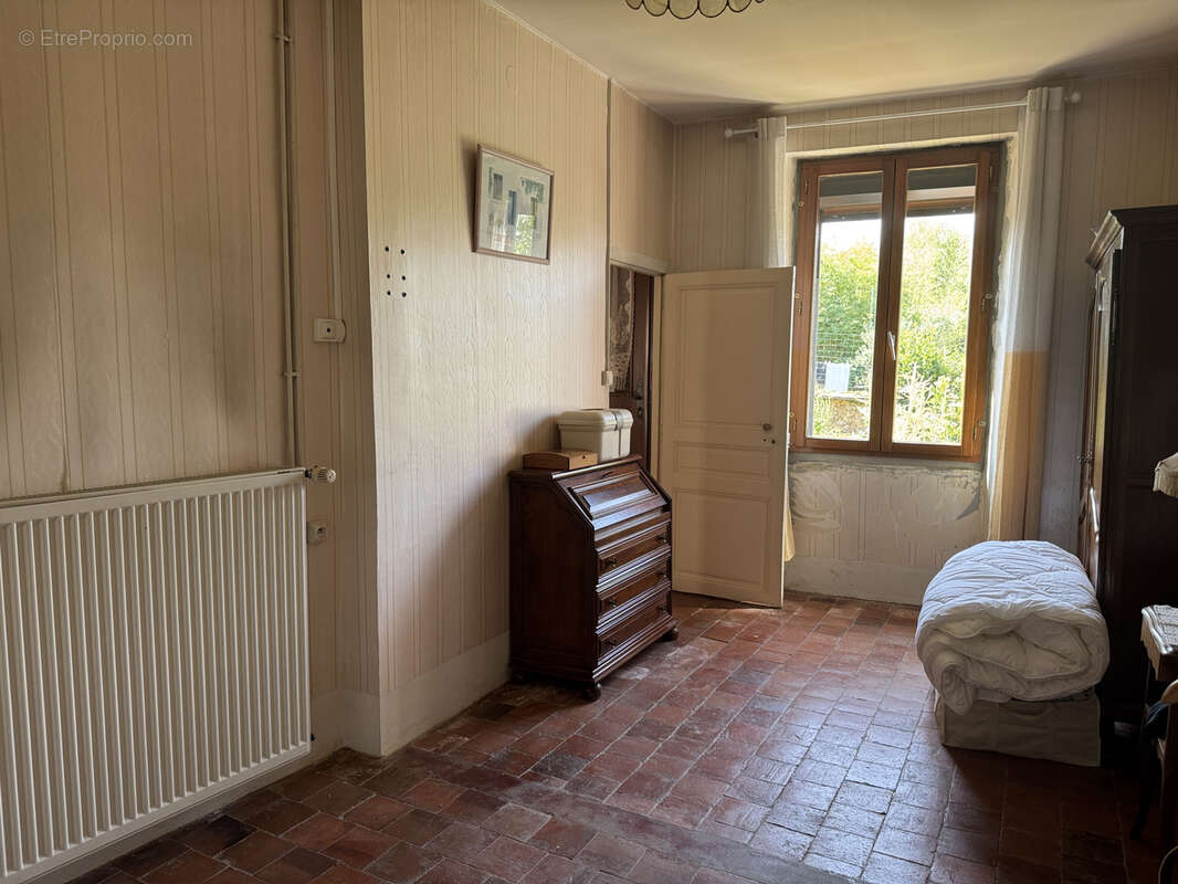 Maison à MONTCORBON