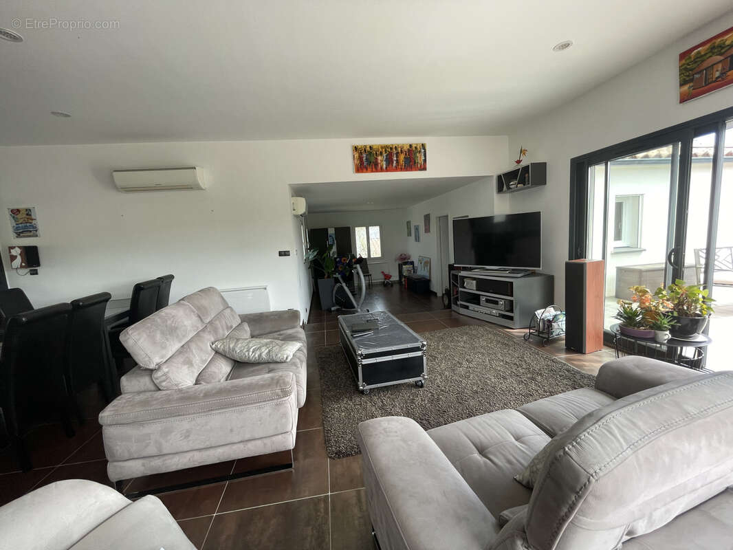 Maison à LA CALMETTE