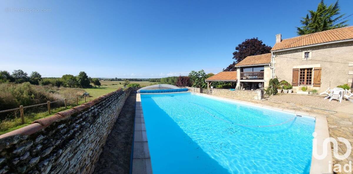 Photo 1 - Maison à THURAGEAU