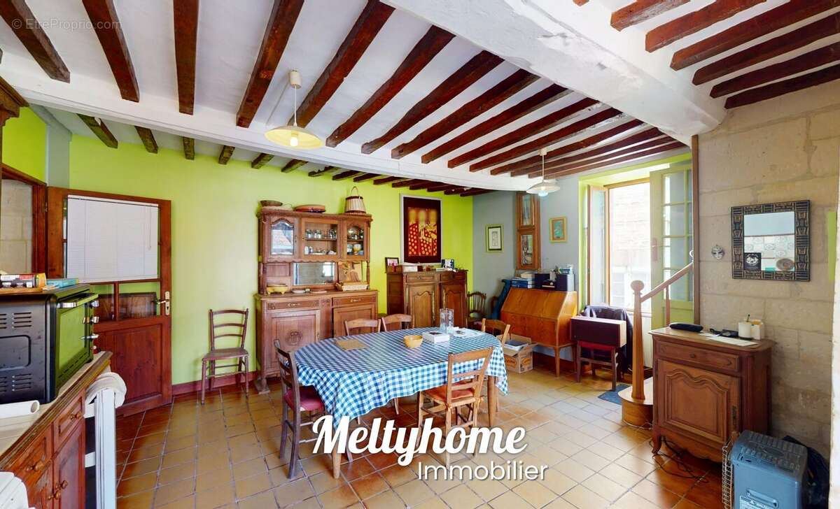 Maison à COLOMBIERS-SUR-SEULLES