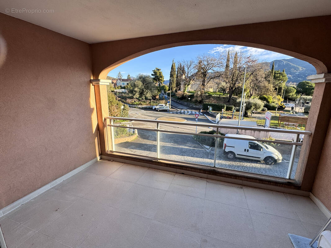 Appartement à CARROS