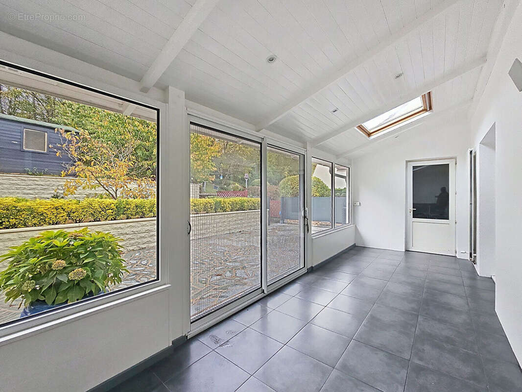 Maison à SAINT-THIBAULT-DES-VIGNES