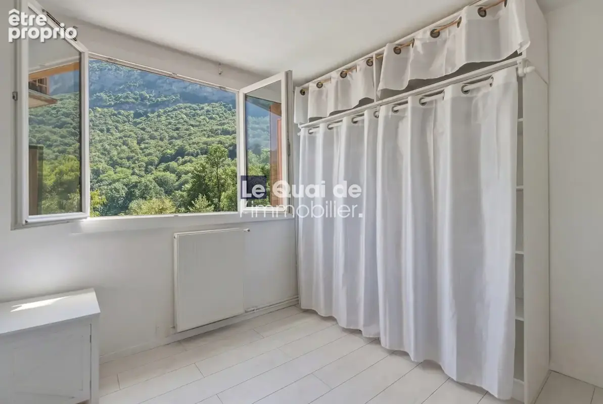 Appartement 70 m² à Saint-Egreve  - photo 8