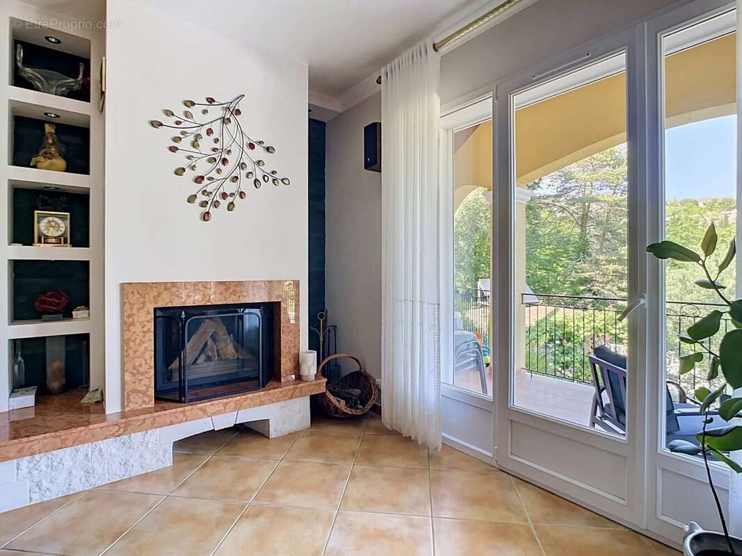 Maison à TOURRETTE-LEVENS