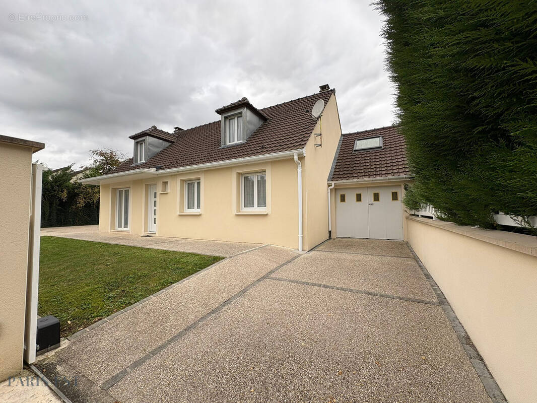 Maison à GRESSY