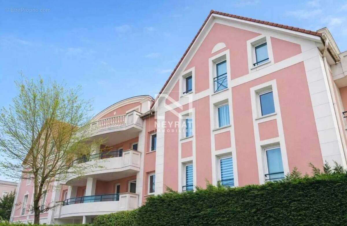 Appartement à EMERAINVILLE