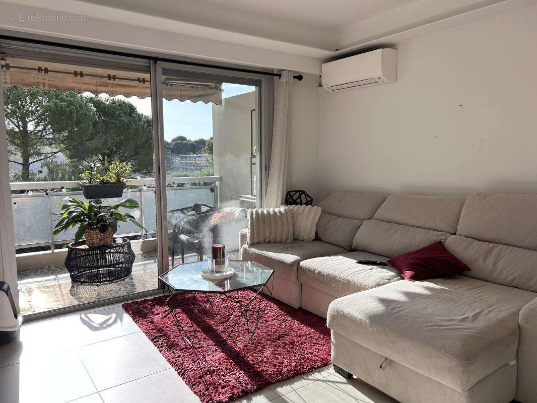 Appartement à LE CANNET