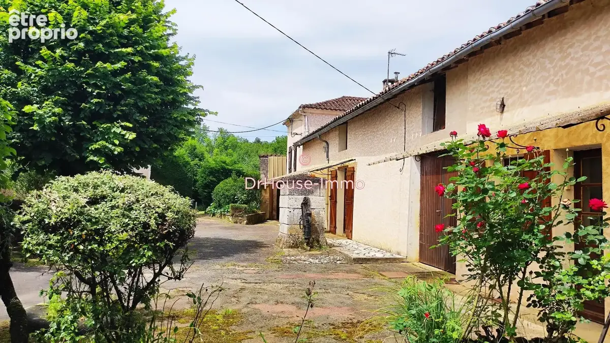Maison 160 m² à Villars  - photo 2