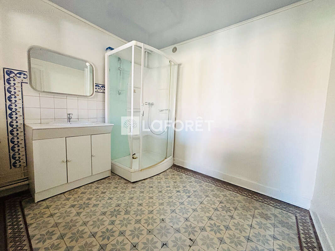 Appartement à LE COTEAU