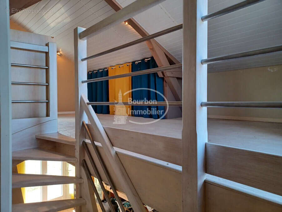 Maison 154 m² à Gilly-Sur-Loire  - photo 7
