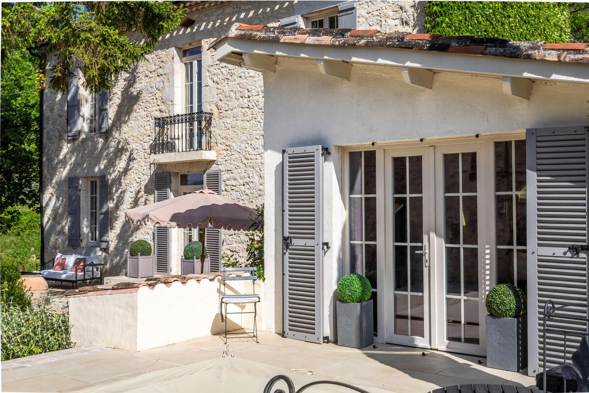 Maison à MONTAIGU-DE-QUERCY
