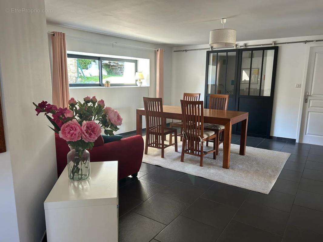 Maison à COULONGES-SUR-L'AUTIZE