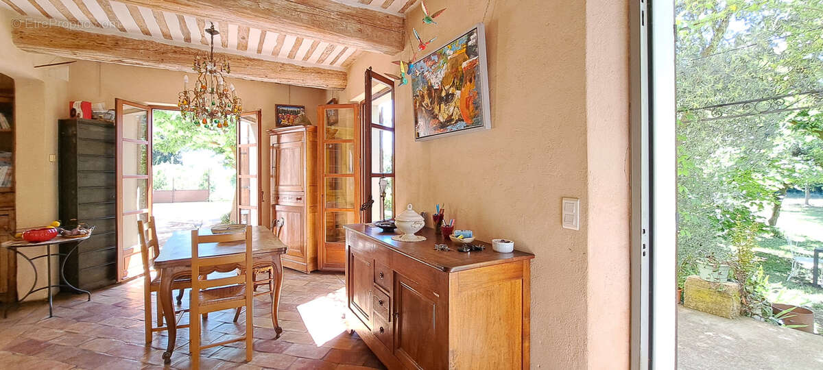 Maison à L'ISLE-SUR-LA-SORGUE