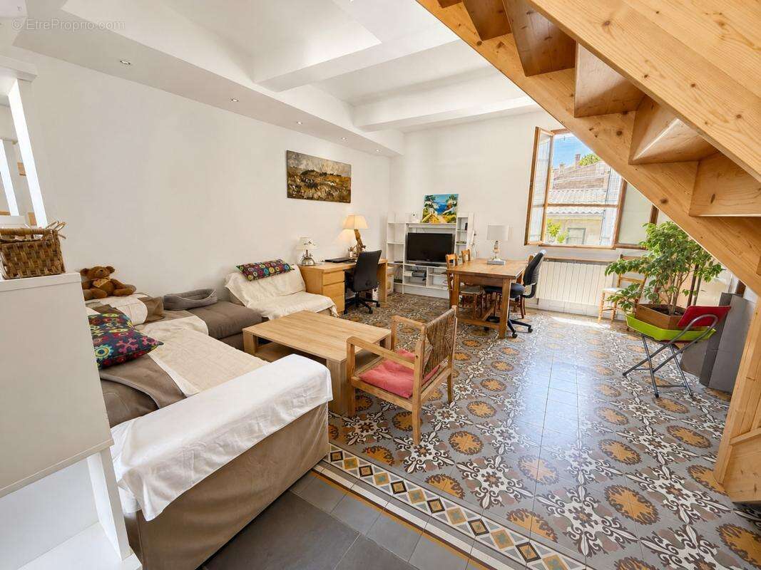 Appartement à SAINT-LAURENT-D'AIGOUZE