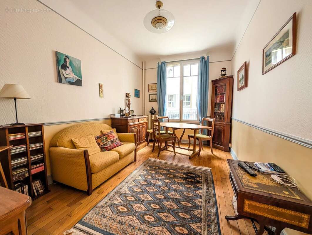 Appartement à PARIS-20E
