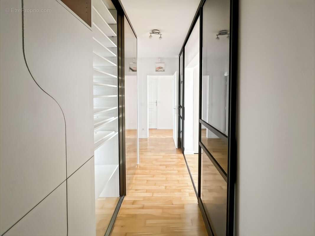 Appartement à LEVALLOIS-PERRET