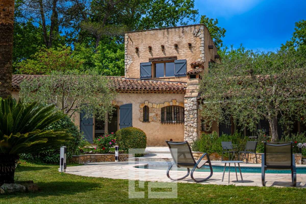 Maison à MOUGINS