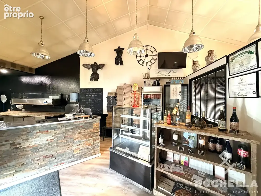 Bien immobilier à vendre à La Rochelle (17000) - photo 2