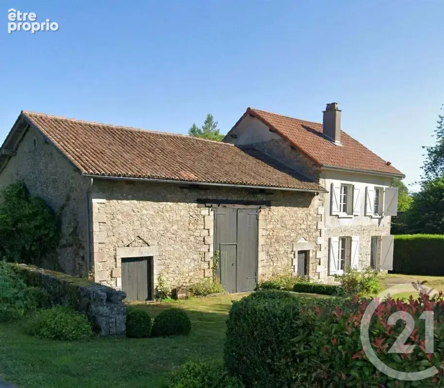 Maison à RILHAC-LASTOURS