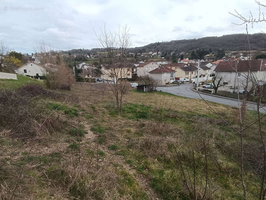 Terrain à CAPDENAC-GARE