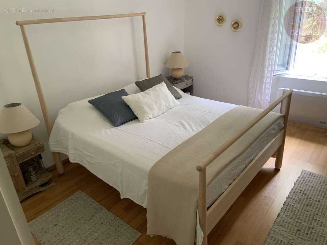 Batisse en pierre avec 5 chambres et une piscine - photo 5