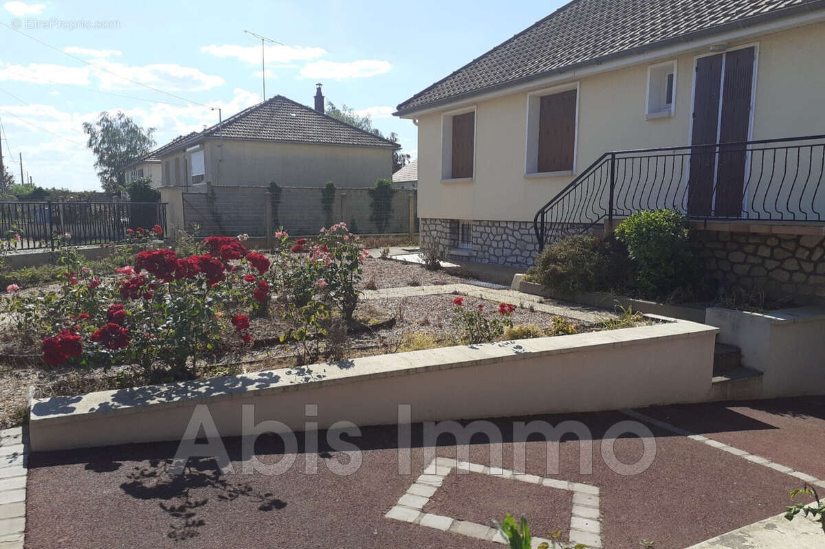 Maison à BEAUVILLIERS