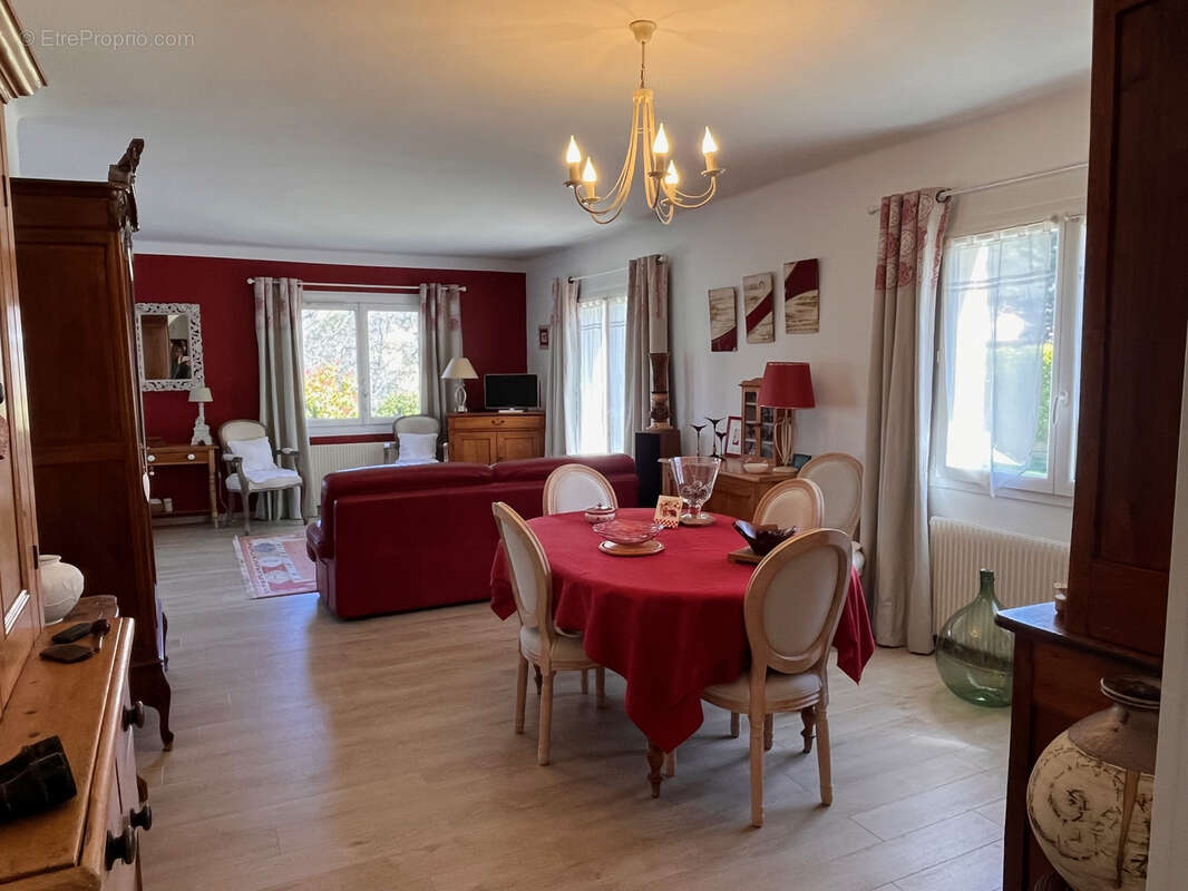 Maison à SAINT-VALLIER-DE-THIEY