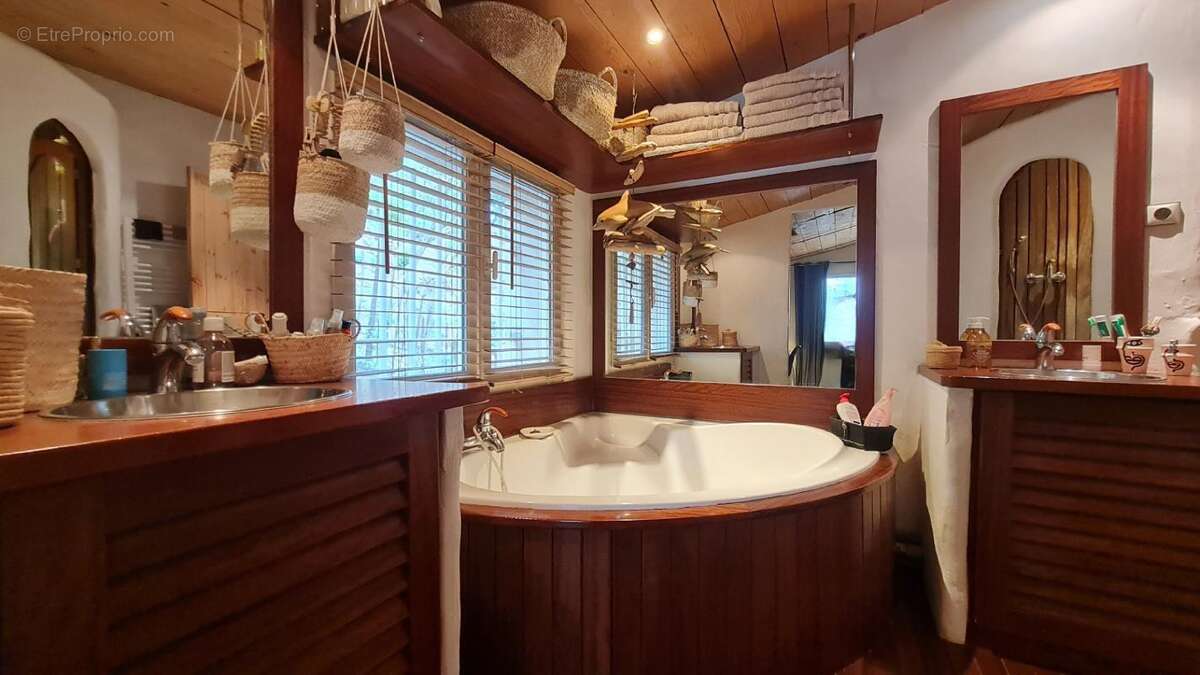 Maison à VILLENEUVE-LES-AVIGNON