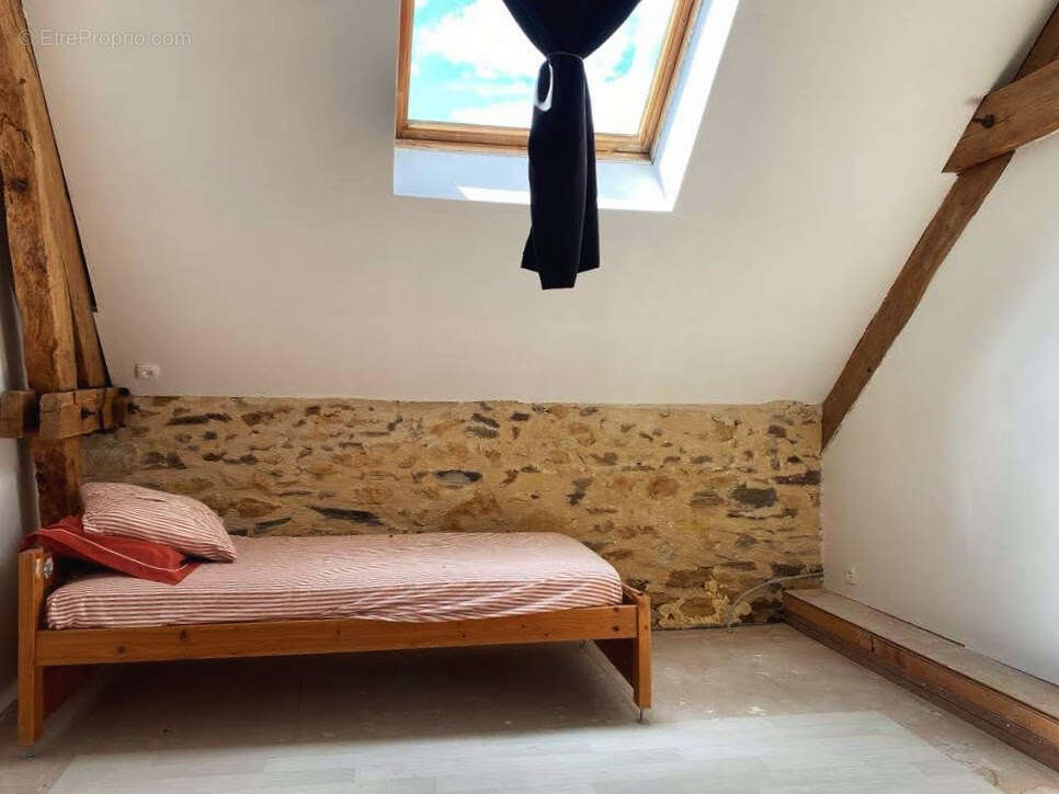 Maison en pierre avec piscine à Excideuil 5 pièce(s) 180 m2 - photo 8