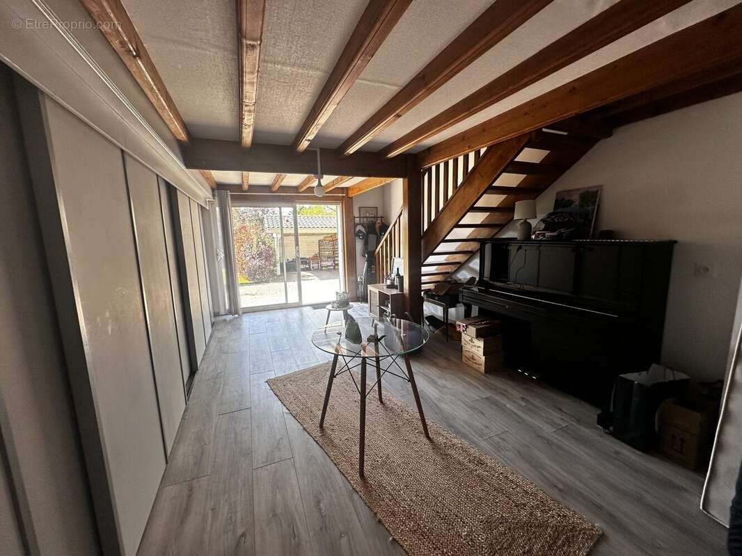 Maison à BAYAS