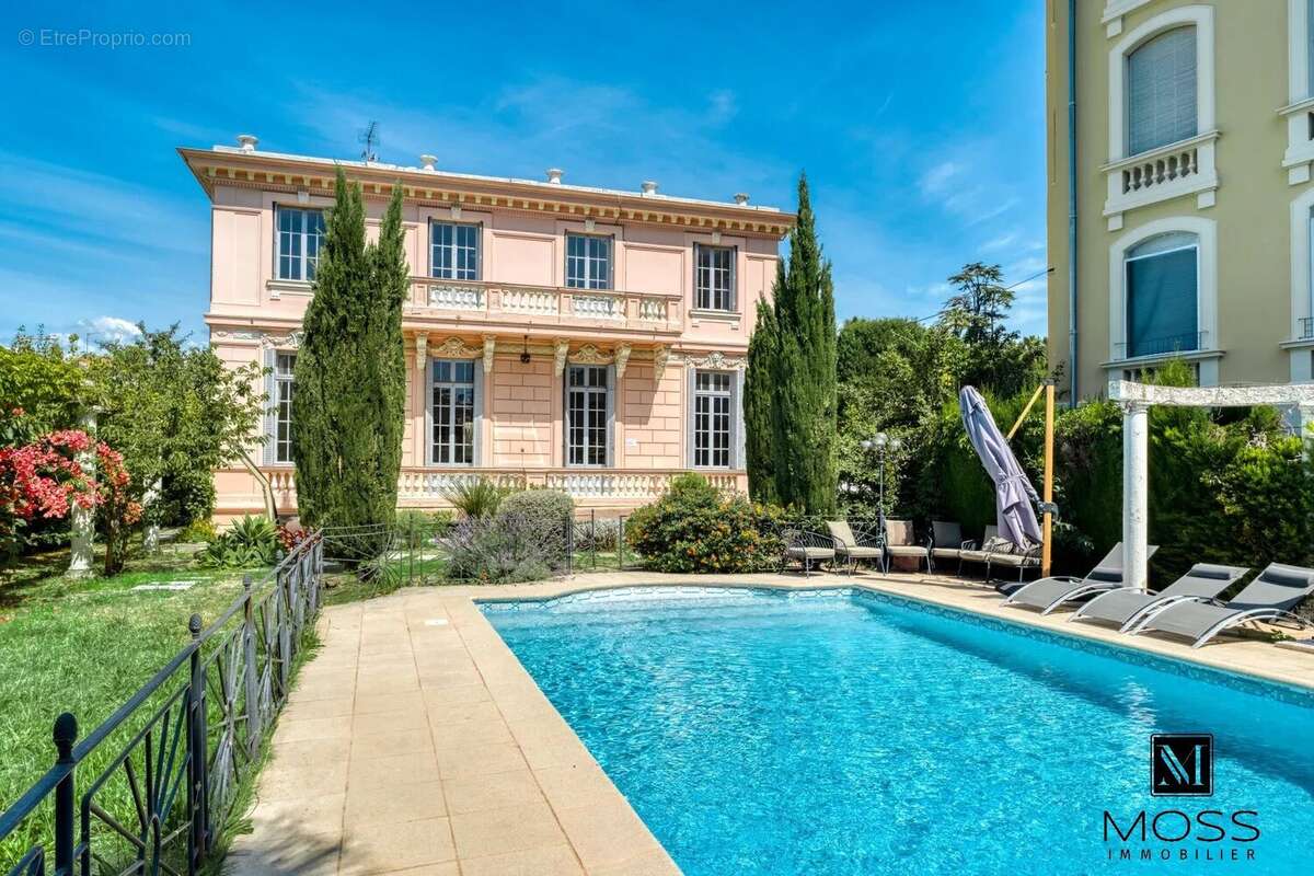 Parc Chambrun . Superbe Villa de 10 Pieces - photo 6