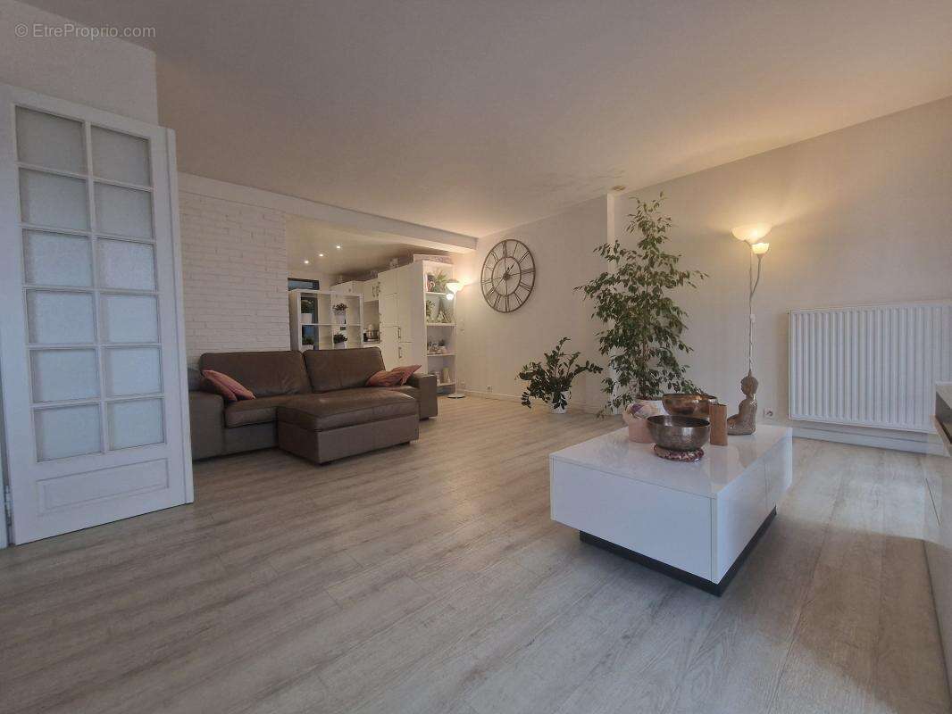 Maison à VAIRES-SUR-MARNE