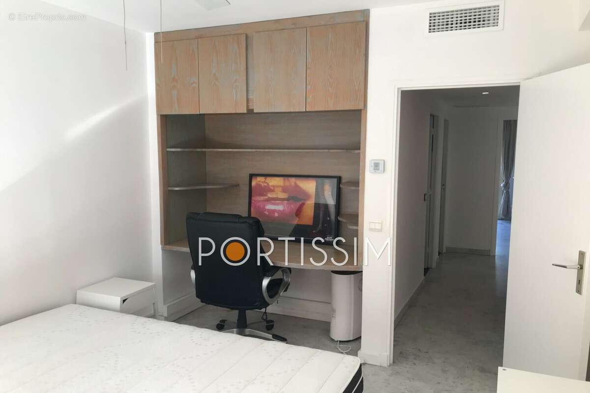 Appartement à SAINT-LAURENT-DU-VAR
