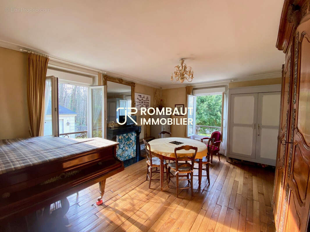 Maison à LA CELLE-SAINT-CLOUD