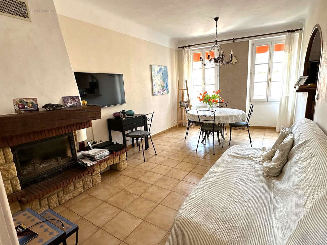 Appartement à BORMES-LES-MIMOSAS