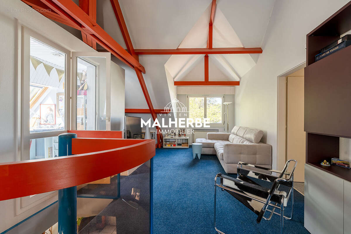 Sur les hauteurs : tres belle maison independante et familiale - photo 8