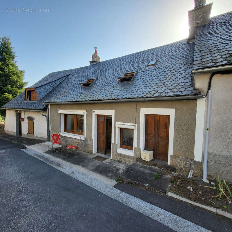 Maison à APCHON