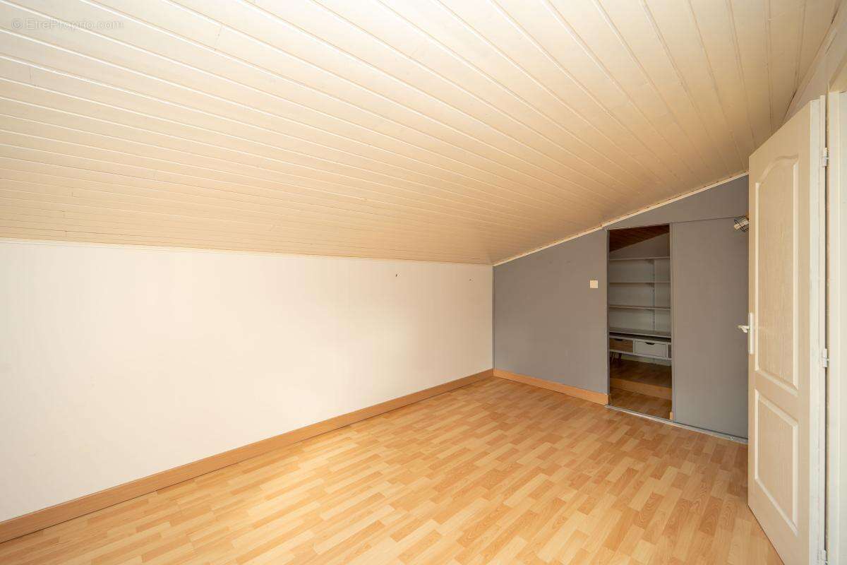 Maison à LABRUGUIERE