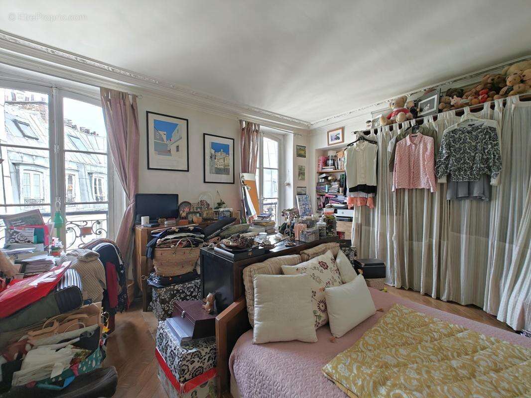 Appartement à PARIS-10E
