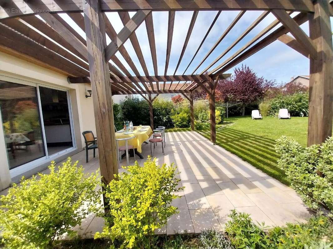 Maison à NOMENY
