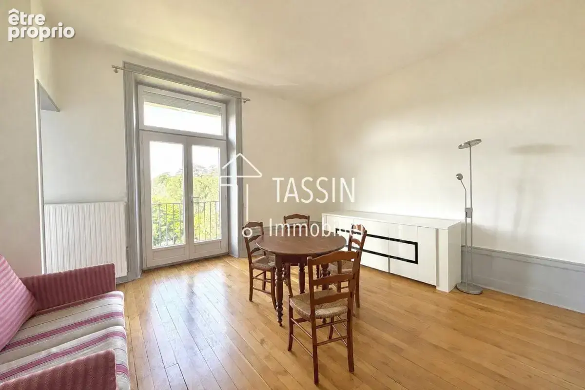 Ecully limite Tassin - Appartement de charme - photo 2