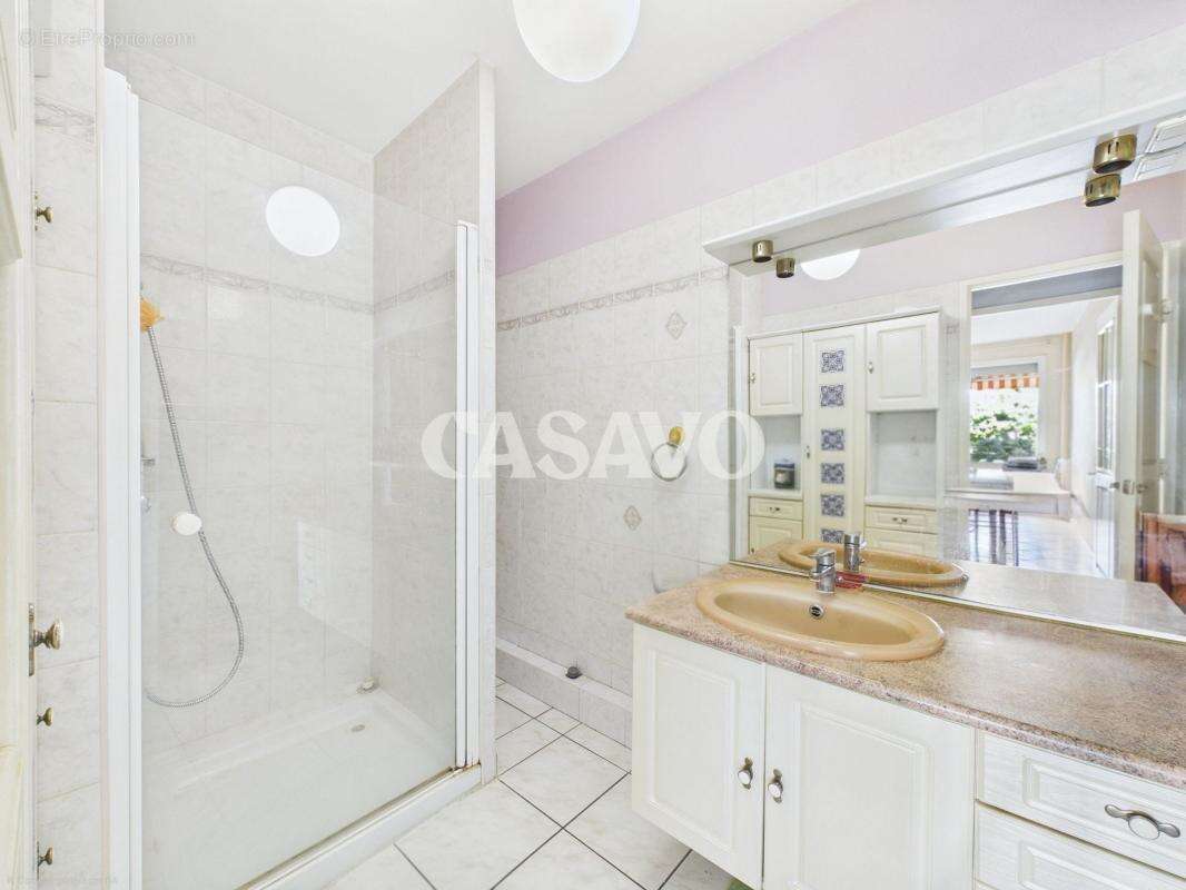 Vente Appartement 4 pièces de 80m² - 38290 La Verpillière - photo 7
