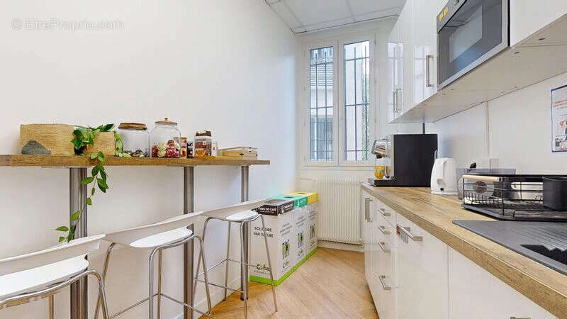 Commerce à PARIS-17E