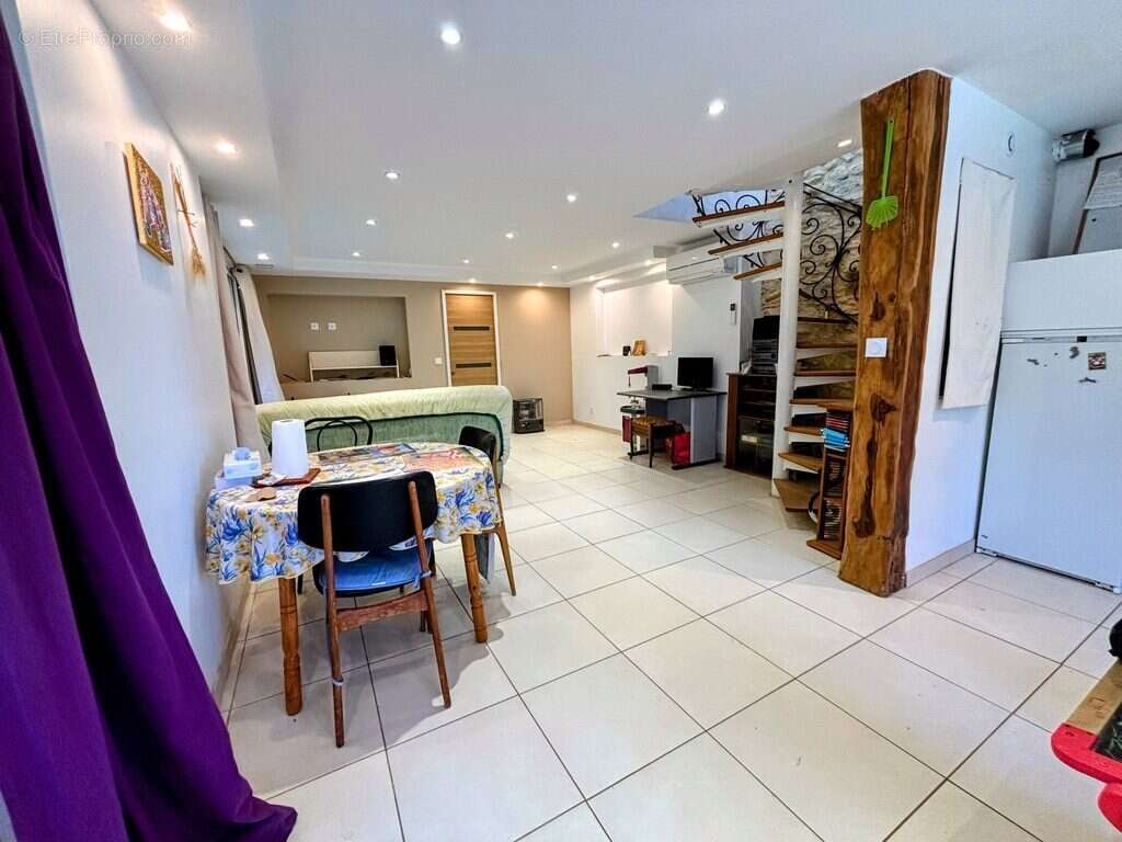 Maison à MAYREVILLE